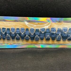 Come Undone (The Sweater set) press-on nails by Sami’s Manis